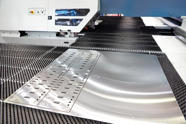 Electromechanical coordinate turret punch press